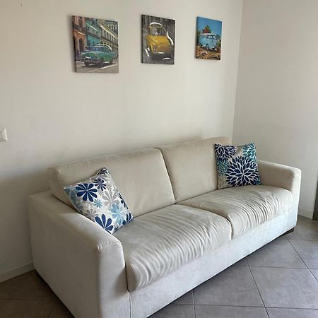 Dolcecasaleogiu Con Parcheggio Coperto Gratuito Lejlighed Vitinia Eksteriør billede