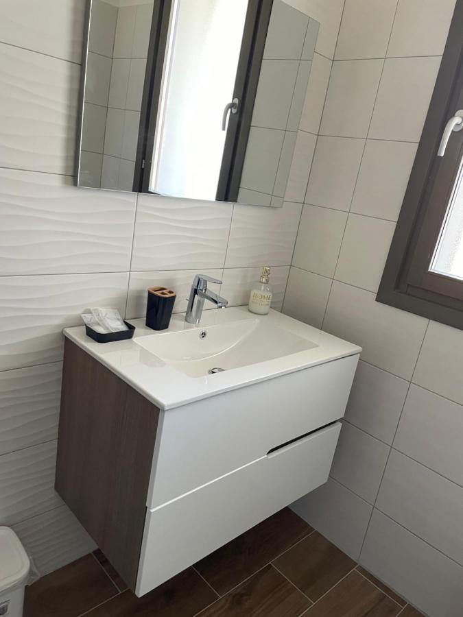 Dolcecasaleogiu Con Parcheggio Coperto Gratuito Lejlighed Vitinia Eksteriør billede